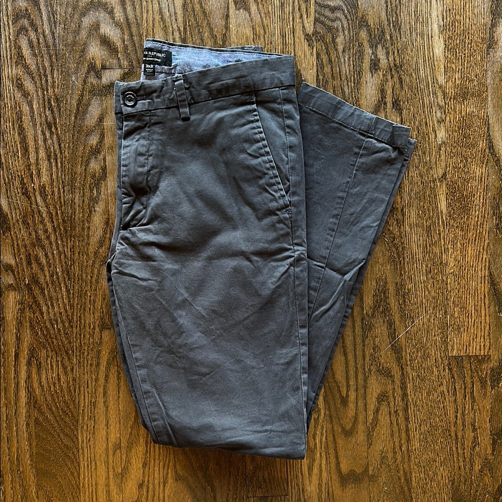 Banana Republic Men’s Grey Skinny Chino Pants